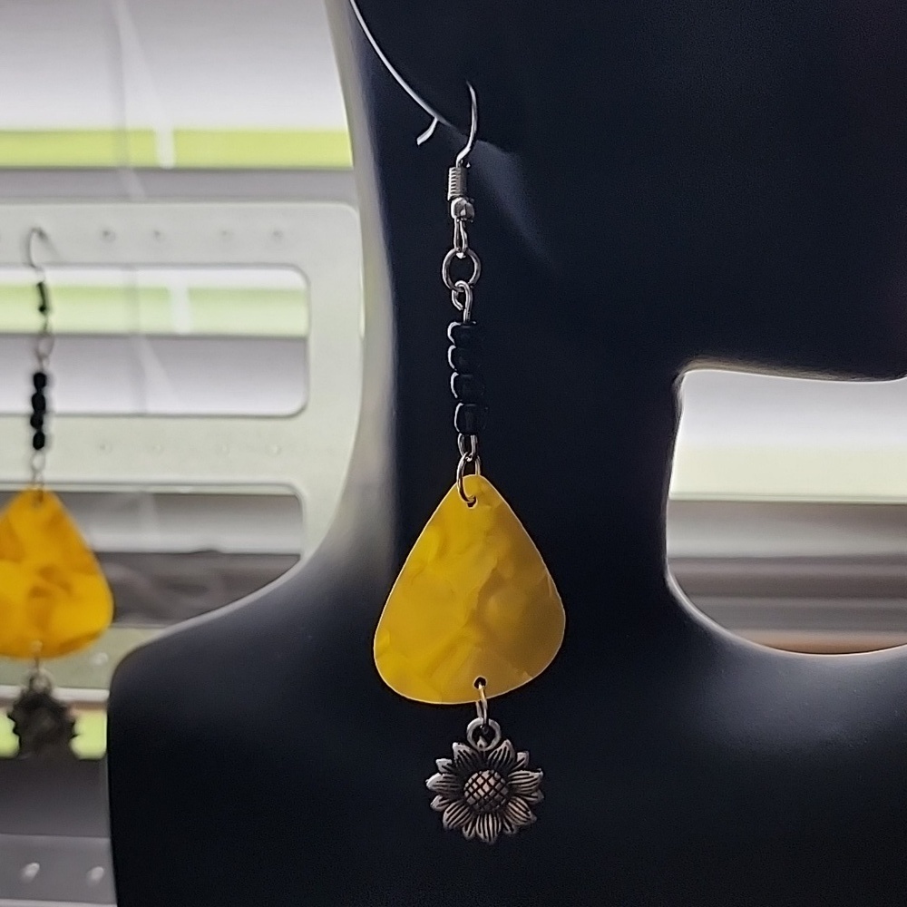 Hand-made Yellow Floral Drop Earrings - Picture 5 of 5